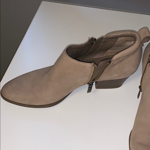 Hardly worn tan booties - Picture 2 of 4